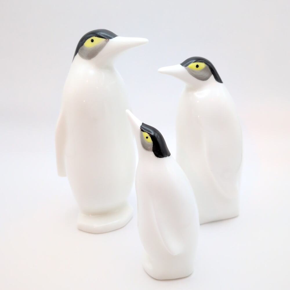 VTG Omnibus Bone China Ceramic Penguin Figurines 3 Piece Family Set Black White
